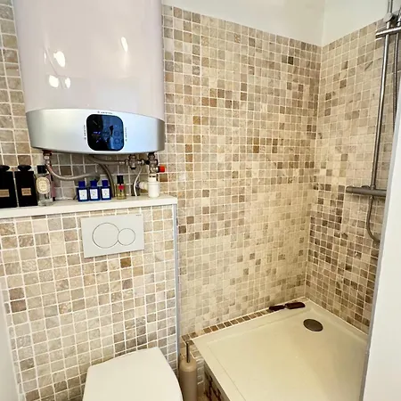 Le Marais - Bercy - Louvre Museum - Bastille *